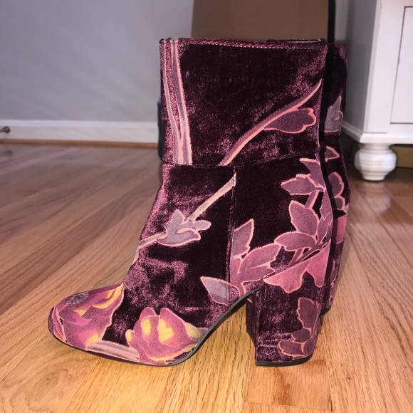 STEVE MADDEN Burgundy Elissa Brocade Velvet Bootie - Picture 5 of 6